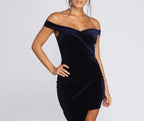 Velvet Mini Dress with Sweetheart Neckline