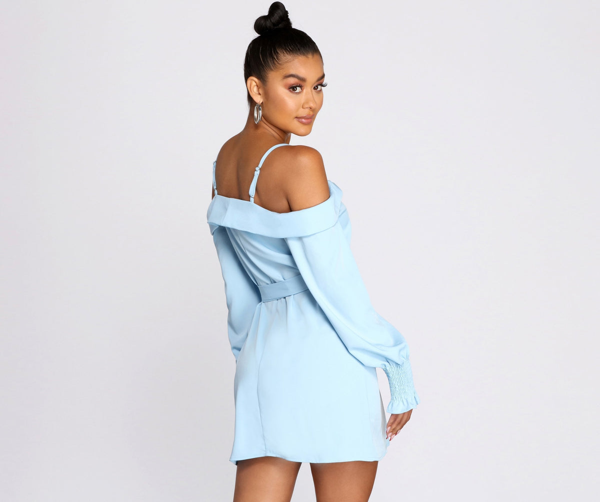 Cold-Shoulder Linen Tunic with Button Front