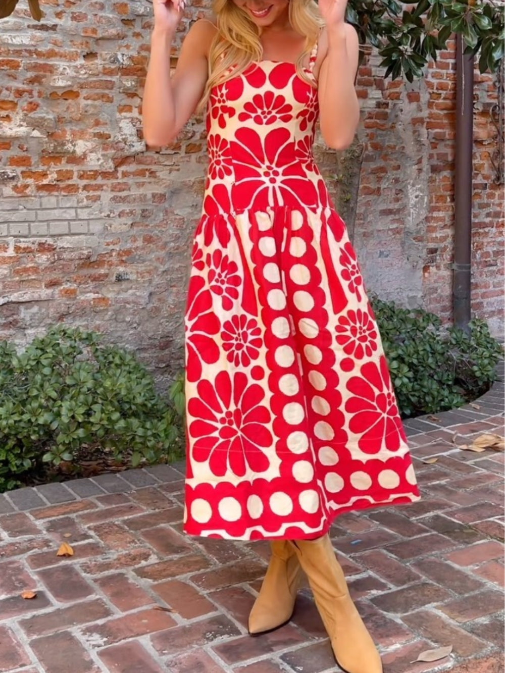 Open-Back Red Midi Dress with Sleeveless Cut