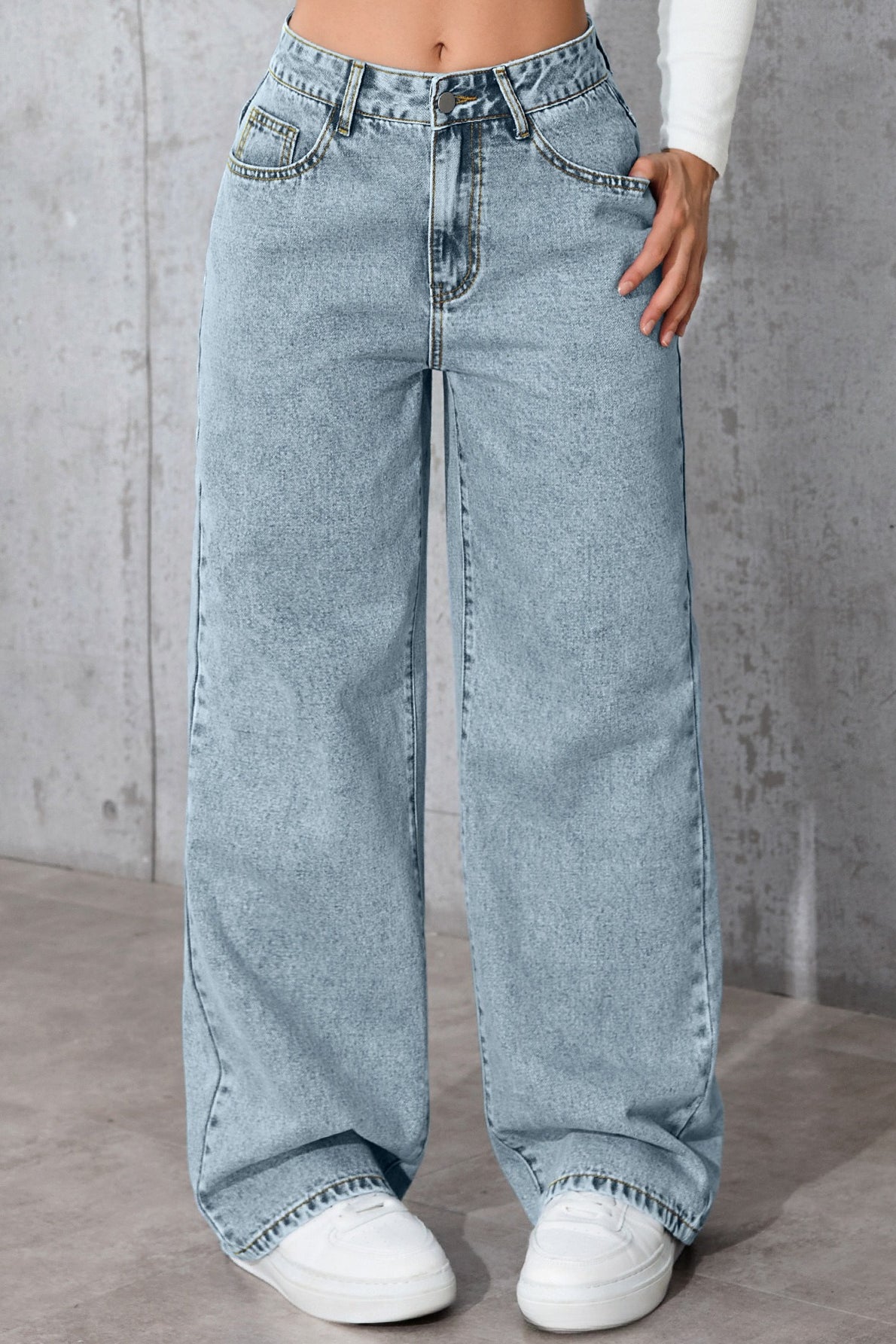 High-Rise Straight-Leg Jeans with Relaxed Fit