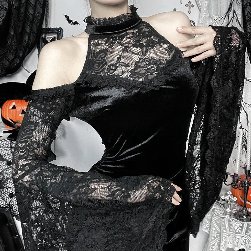 Extended Sleeve Sorceress Lace Celebration Maxi Garment Black / S