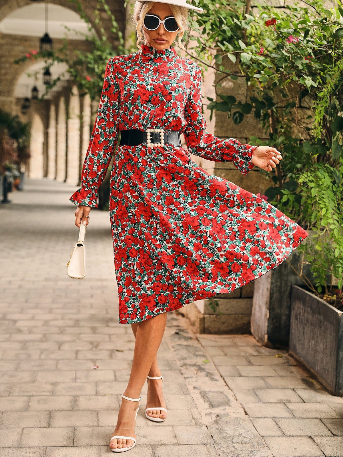 Vintage-Inspired Floral Dress with Long Sleeves