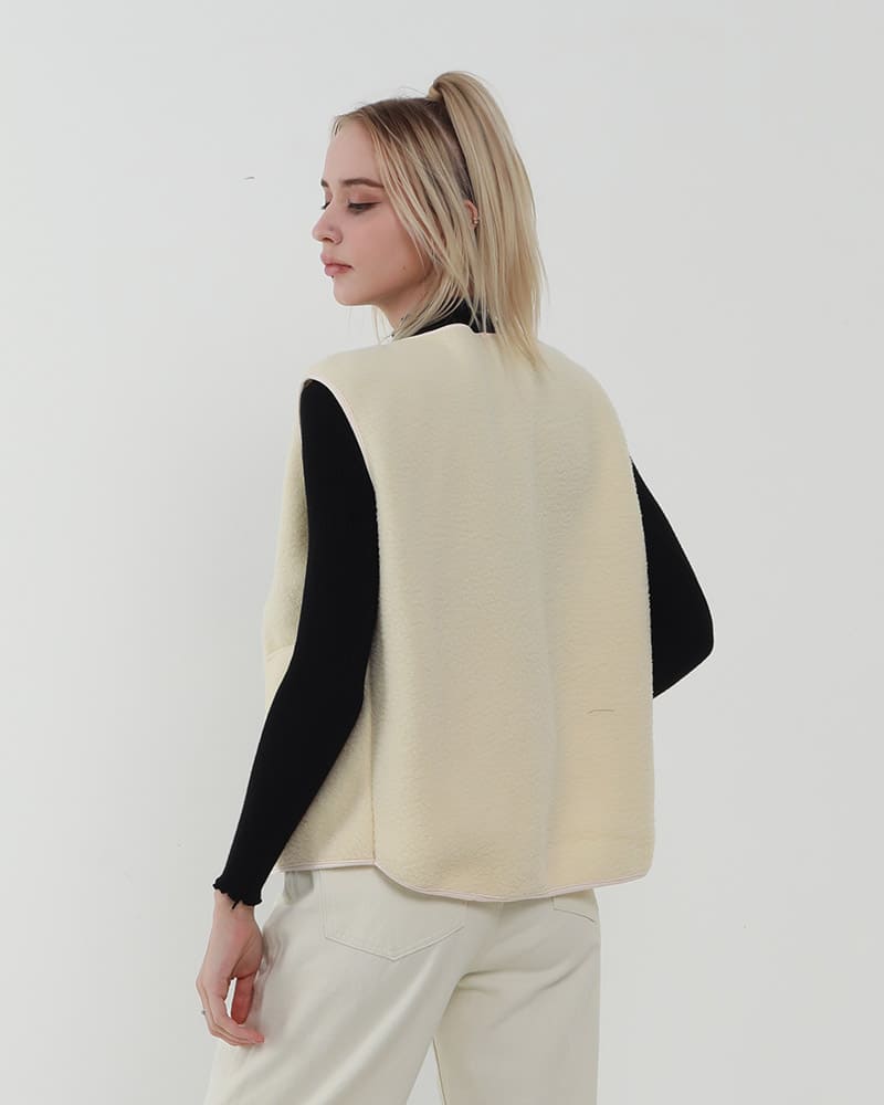 Pocket-Detail Cotton Vest with Long Sleeves