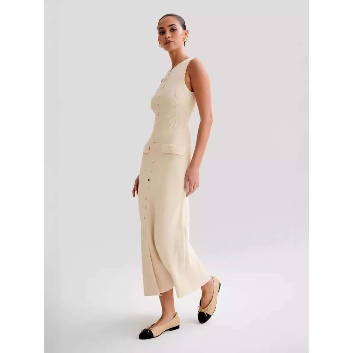 Slim-Fit Crew-Neck Sleeveless Maxi Dress