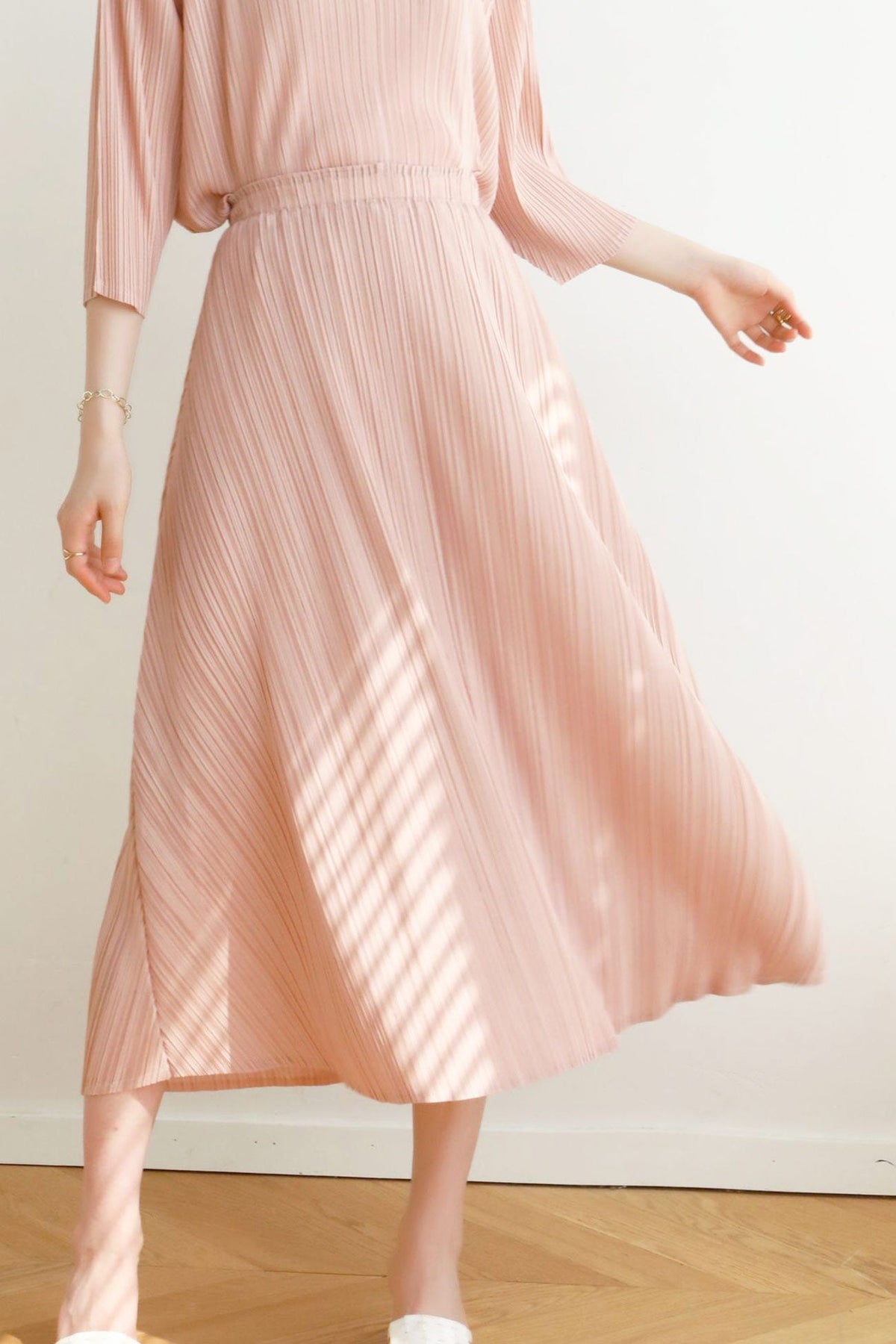 Pleated Solid-Color Skirt with High Waist