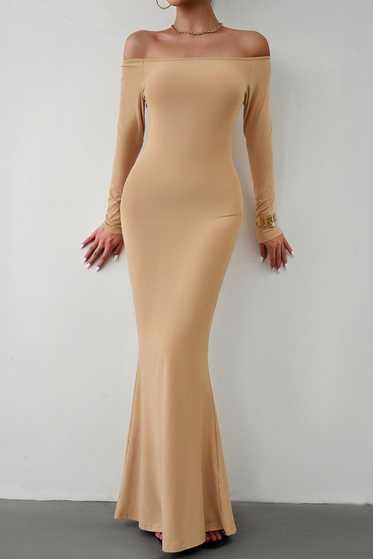 Off-Shoulder Solid-Color Dress with Mermaid Shape