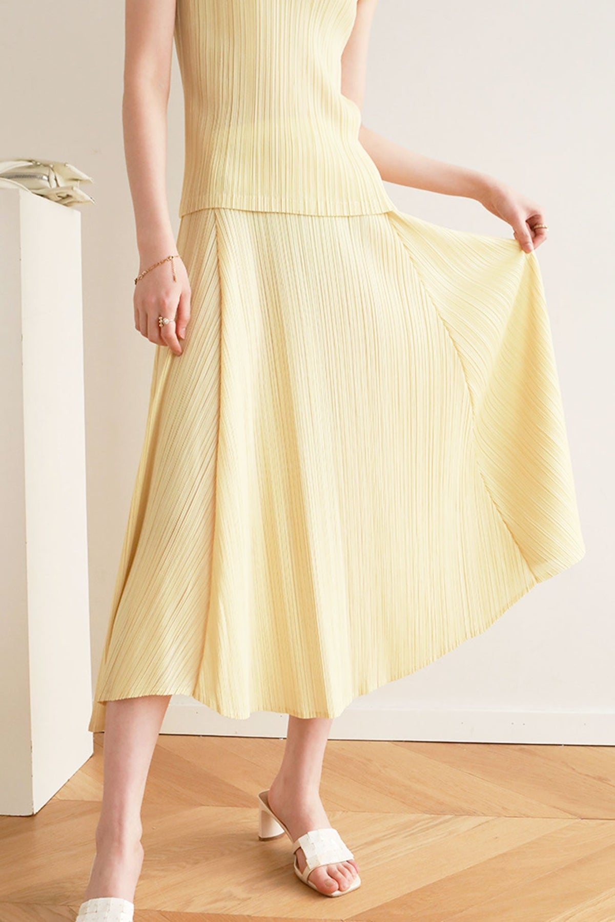 Pleated Solid-Color Skirt with High Waist