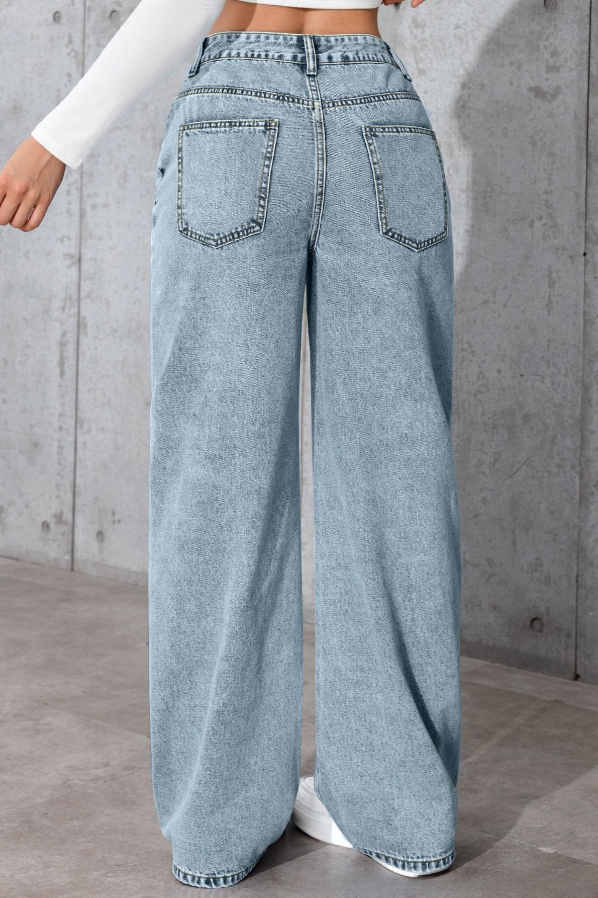 High-Rise Straight-Leg Jeans with Relaxed Fit
