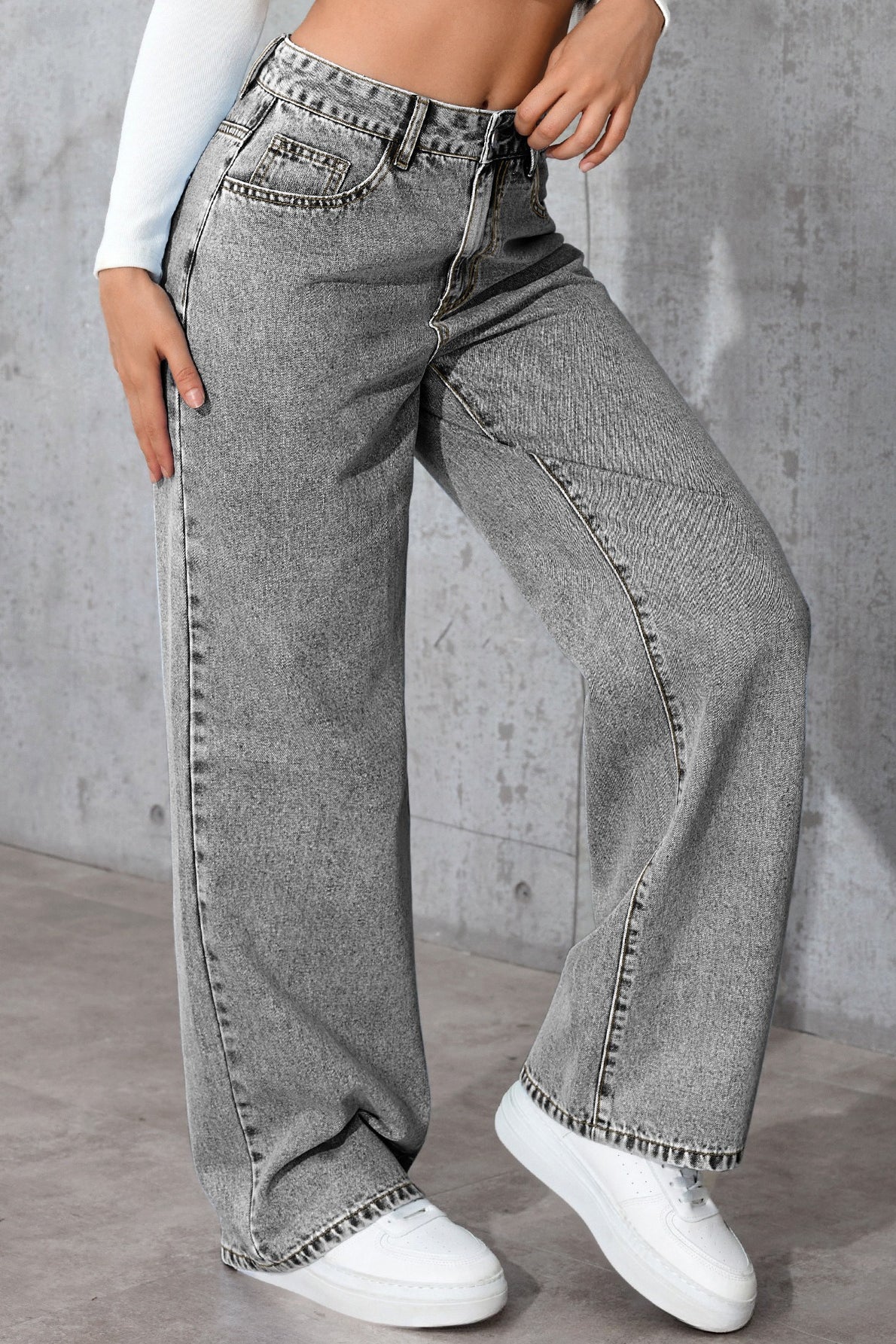 High-Rise Straight-Leg Jeans with Relaxed Fit