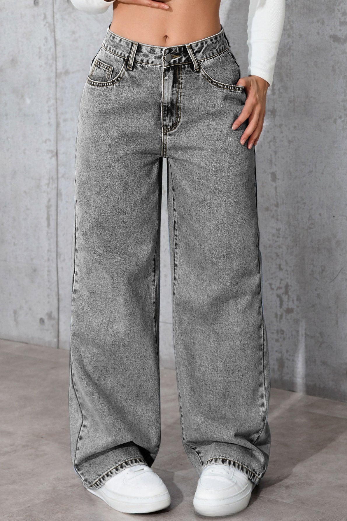 High-Rise Straight-Leg Jeans with Relaxed Fit